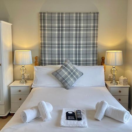 The Seacliffe - Whitby Hotel Bagian luar foto