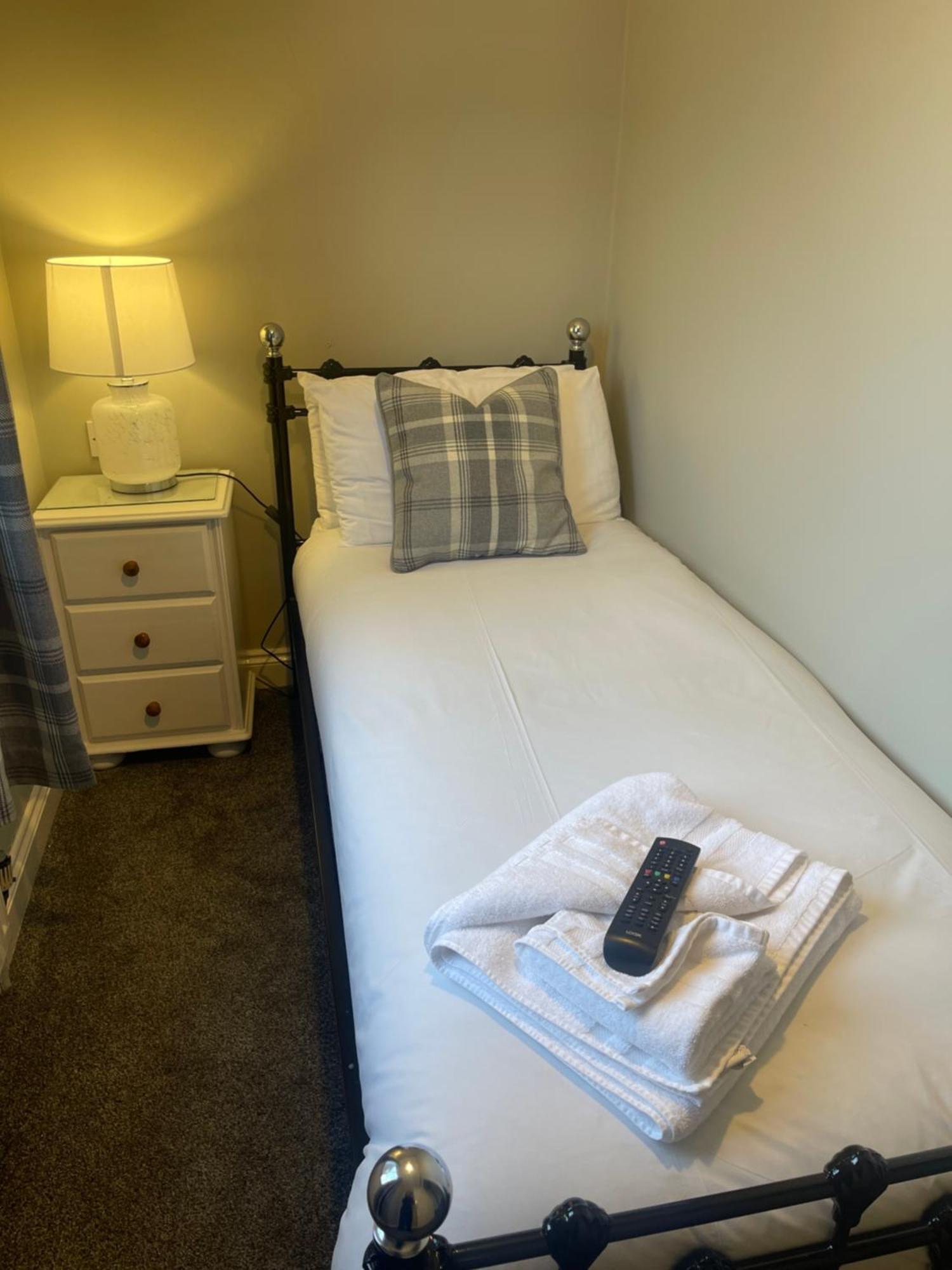 The Seacliffe - Whitby Hotel Bagian luar foto