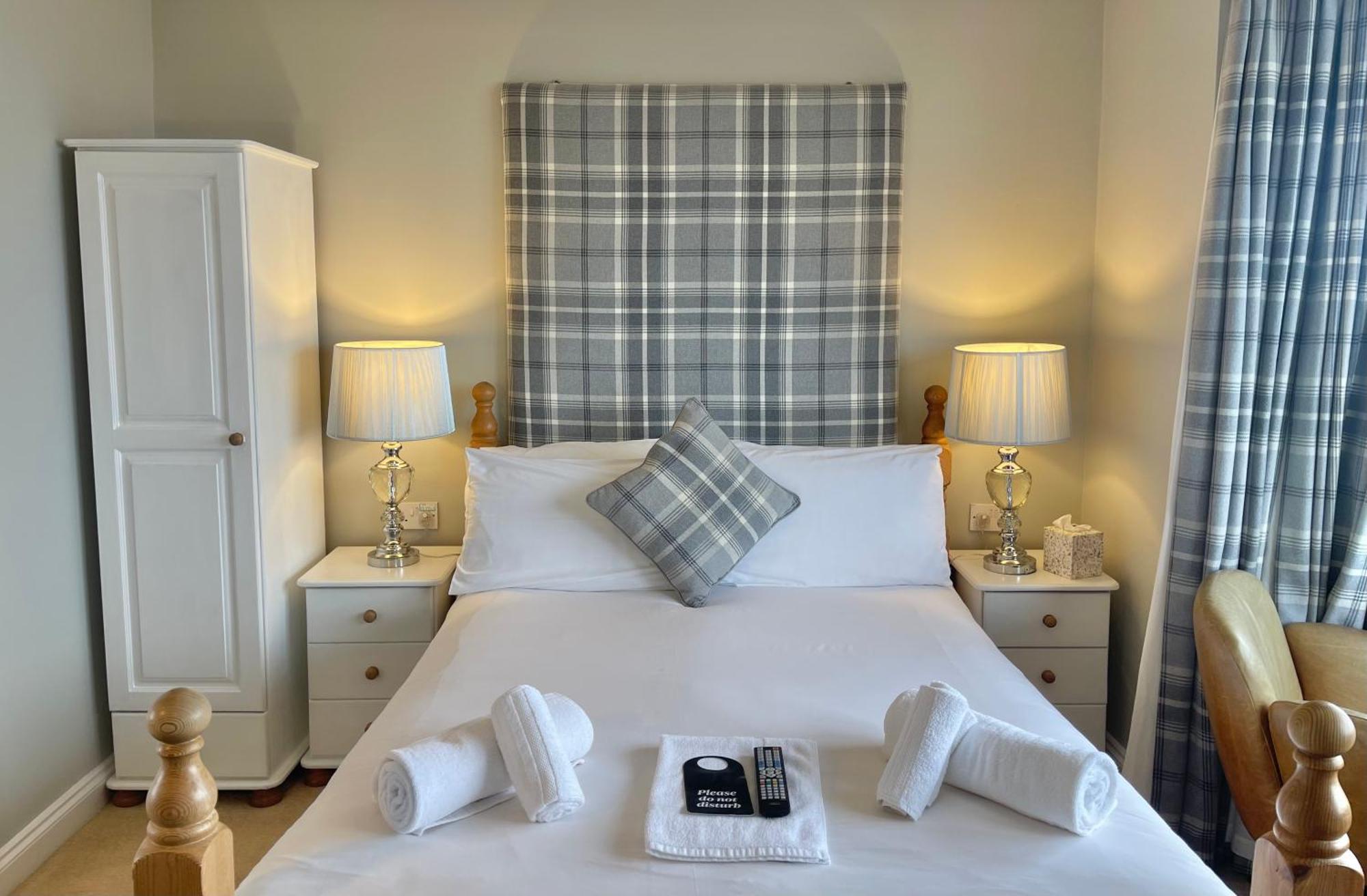 The Seacliffe - Whitby Hotel Bagian luar foto