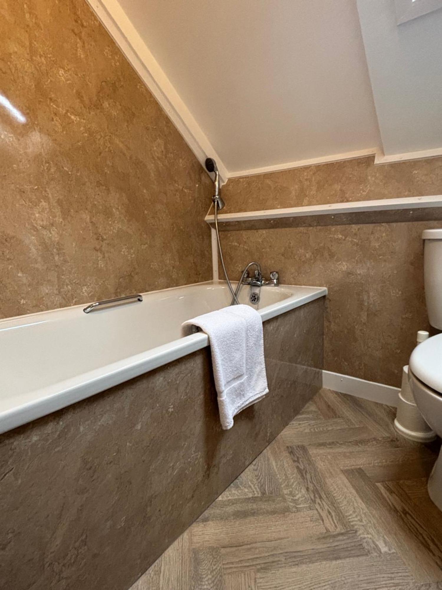 The Seacliffe - Whitby Hotel Bagian luar foto