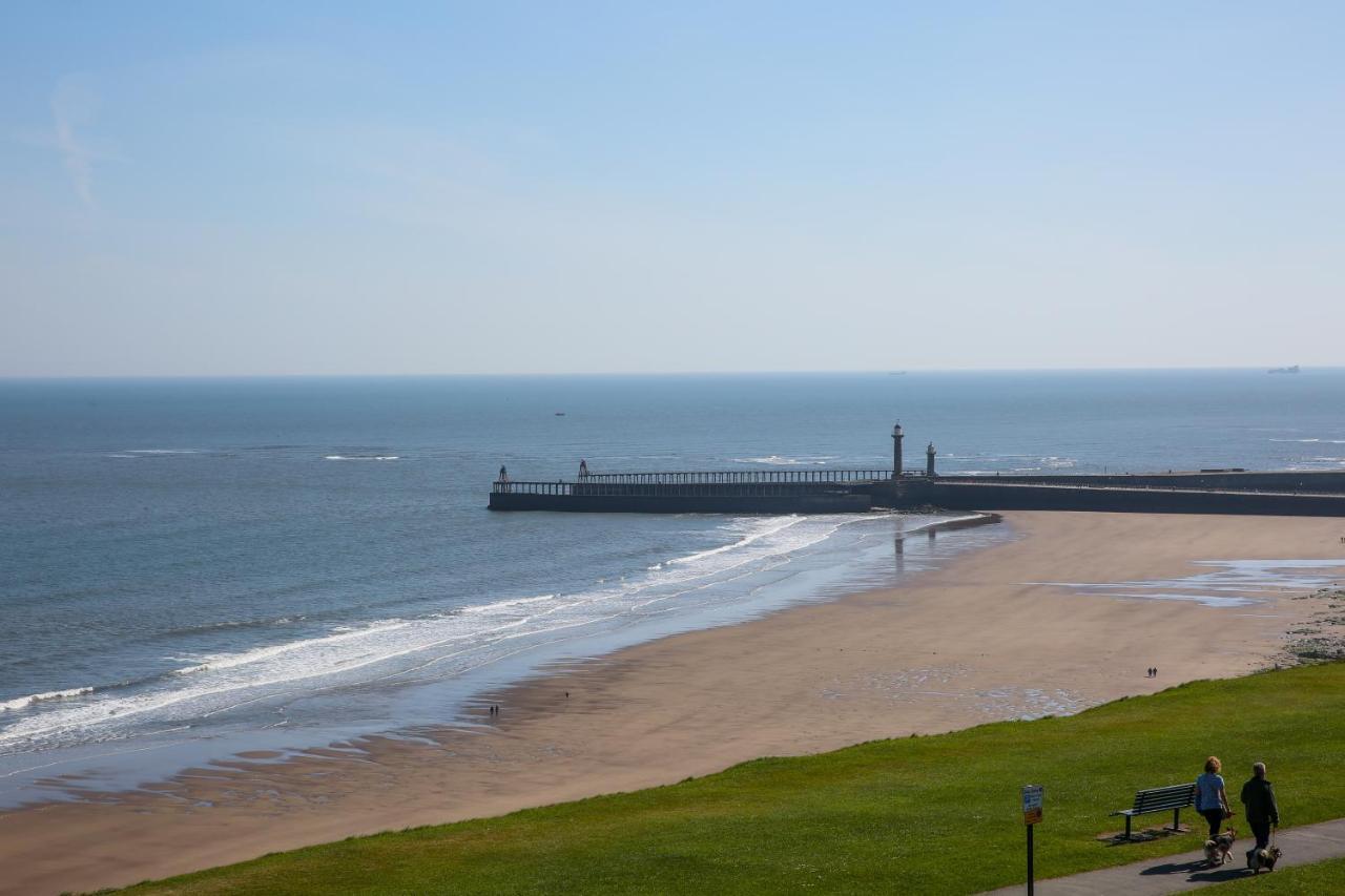 The Seacliffe - Whitby Hotel Bagian luar foto
