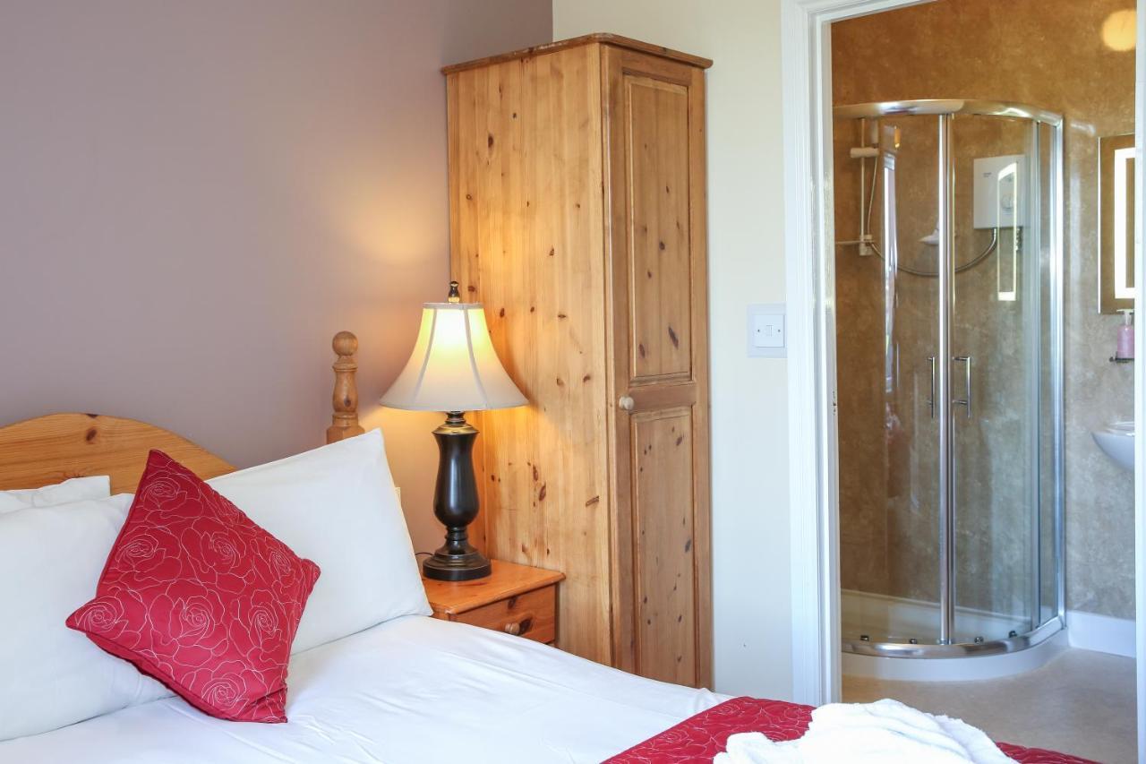 The Seacliffe - Whitby Hotel Bagian luar foto