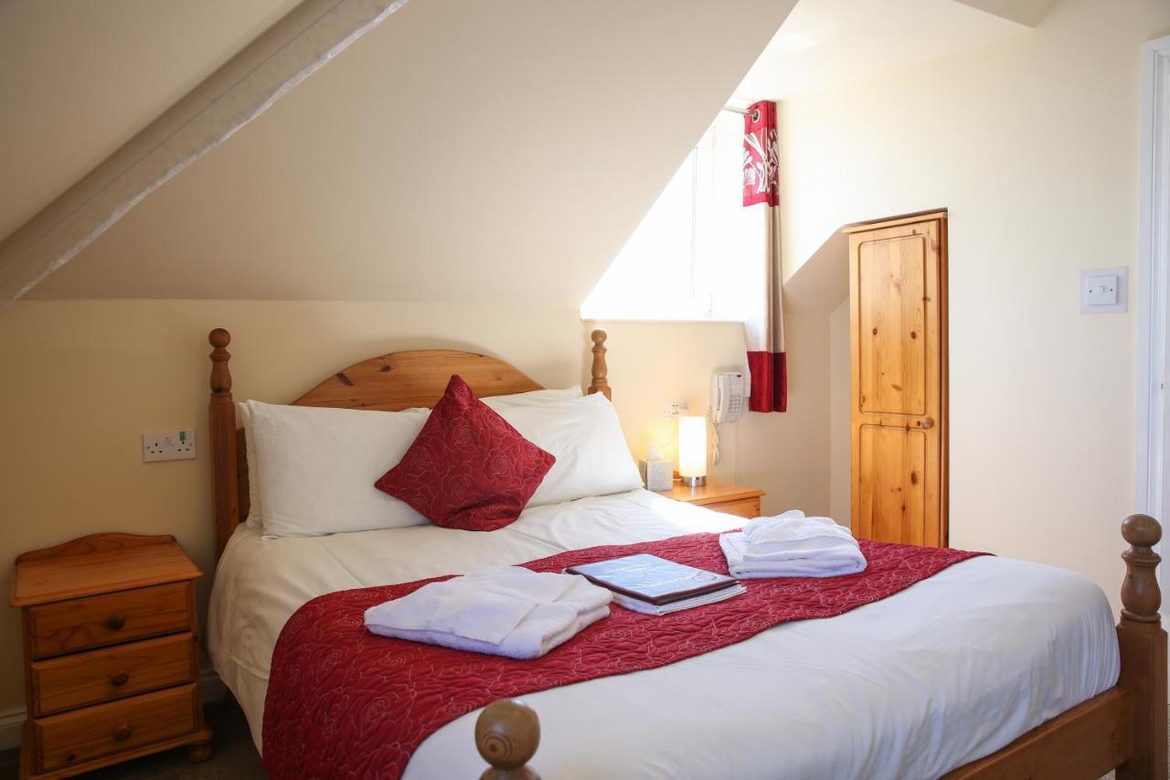 The Seacliffe - Whitby Hotel Bagian luar foto