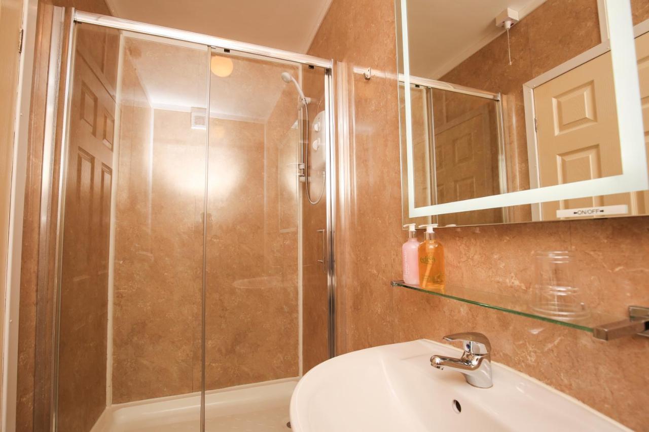 The Seacliffe - Whitby Hotel Bagian luar foto